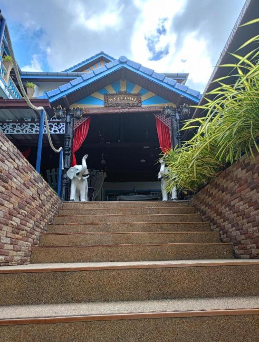 Patong Sunbeach Mansion Экстерьер фото