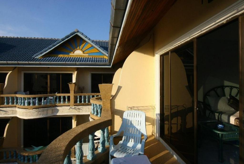 Patong Sunbeach Mansion Экстерьер фото