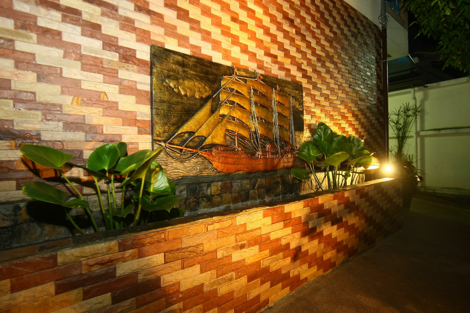 Patong Sunbeach Mansion Экстерьер фото