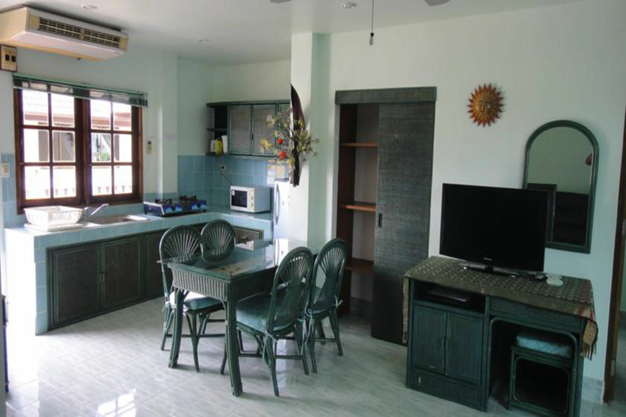 Patong Sunbeach Mansion Экстерьер фото